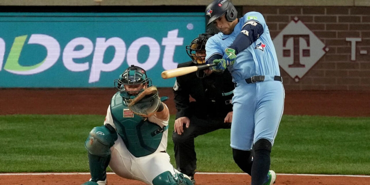 Guerrero y Springer encabezan despertar de Azulejos, que pegan 5 jonrones y aplastan a Marineros