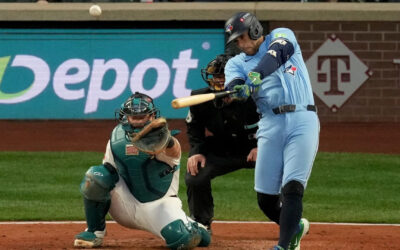 Guerrero y Springer encabezan despertar de Azulejos, que pegan 5 jonrones y aplastan a Marineros