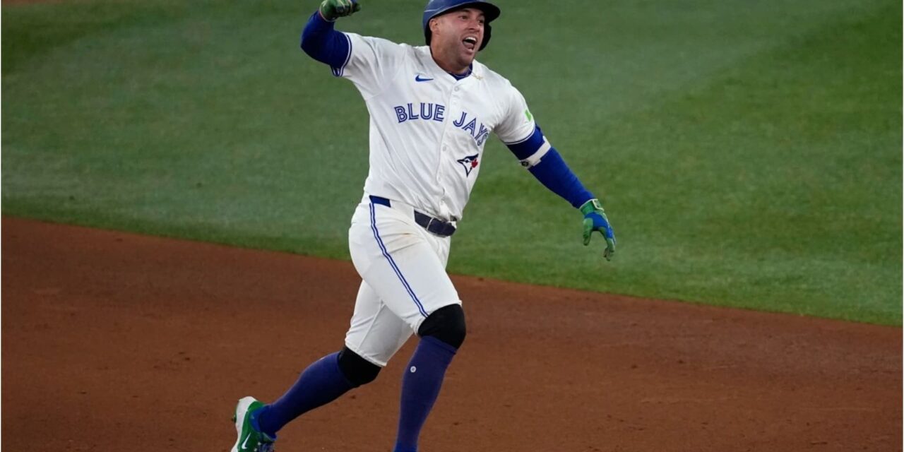 Jonrón de Springer lleva a los Azulejos a la Serie Mundial con victoria 4-3 sobre los Marineros