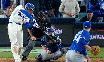 Jonrón de Freeman en la 18va da triunfo 6-5 a Dodgers sobre Azulejos en clásico de la Serie Mundial