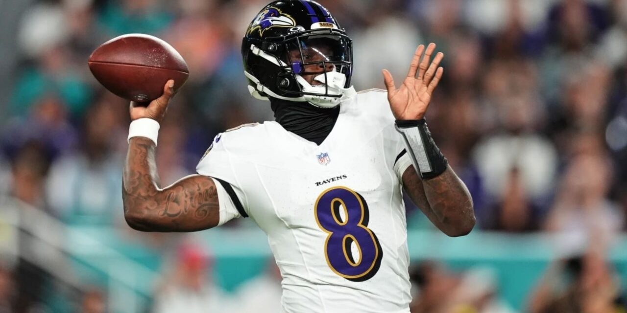 Lamar Jackson vuelve con 4 pases de anotación y Ravens aplastan 28-6 a Dolphins