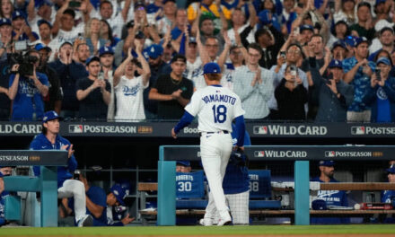 Yamamoto brilla por Dodgers, que barren a Rojos y anclan en la serie divisional de la Liga Nacional