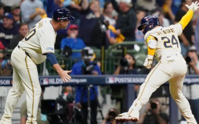 Brewers vencen a los Cubs 7-3 para una ventaja de 2-0 en la NLDS