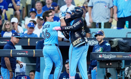 Yesavage, Guerrero y Azulejos, a un triunfo de ganar la Serie Mundial tras vencer 6-1 a Dodgers