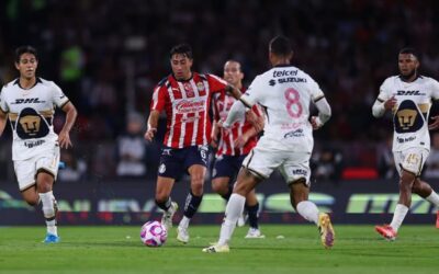 Pumas pierde ante Chivas en los últimos minutos 