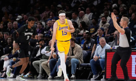 Los Lakers se imponen a los Timberwolves con una canasta de Austin Reaves para lograr una victoria por 116-115.