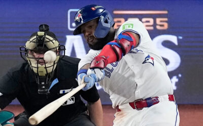 Guerrero pega su 6to jonrón en playoffs y Azulejos vencen 6-2 a Marineros para forzar juego decisivo