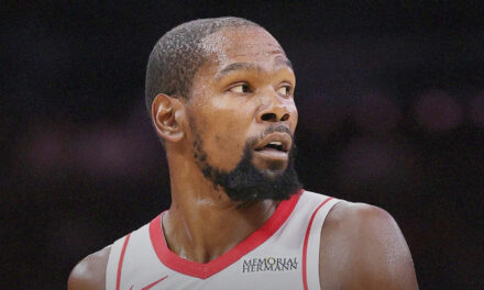 Kevin Durant renueva con Rockets por 90 millones