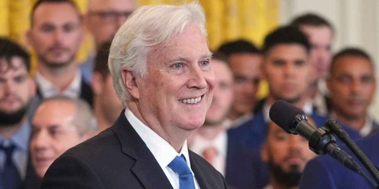 Mark Walter finaliza la compra de la mayoría de acciones de los Lakers