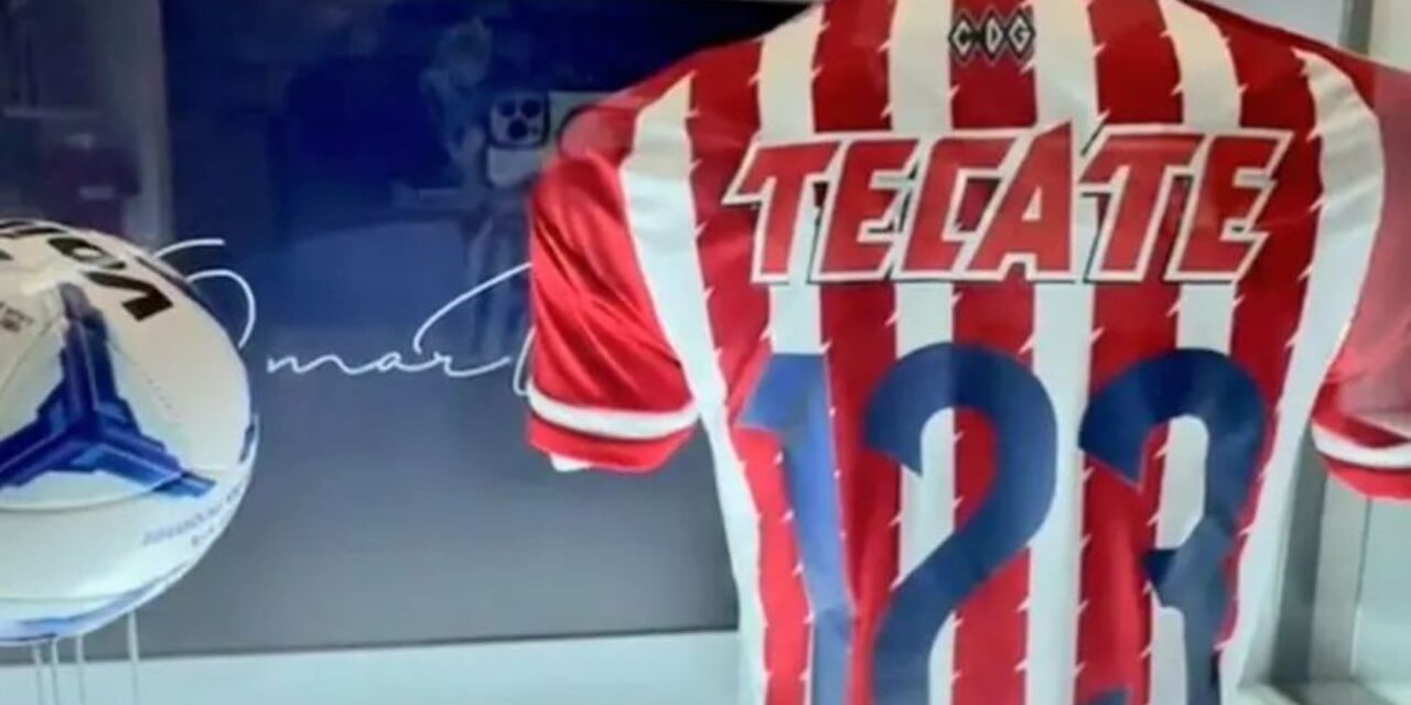 Chivas retira a Omar “N” del museo del Estadio Akron