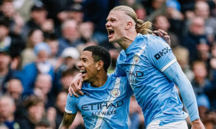 Forest despide a Postecolgou y Haaland anota dos goles en triunfo del City en la Liga Premier