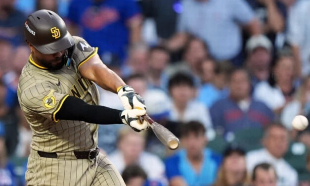 Padres: MLB suspende un juego a José Iglesias y multa a Xander Bogaerts por disputa con árbitros