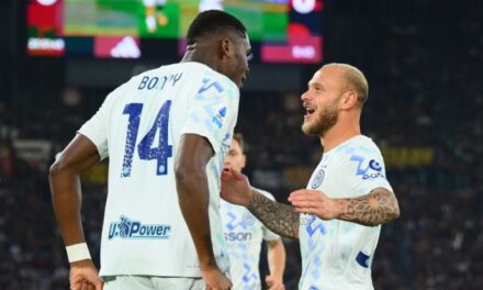 Napoli pierde ante Torino tras decisión tardía del VAR e Inter vence a la Roma