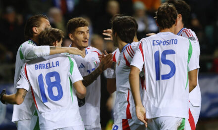 Italia se agarra a la repesca