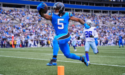 Dowdle logra 239 yardas ante su exequipo; Panthers vencen a Cowboys con gol de campo al final