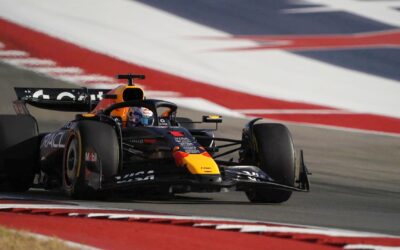 Verstappen vuelve a superar a los McLaren y sigue animando el Mundial