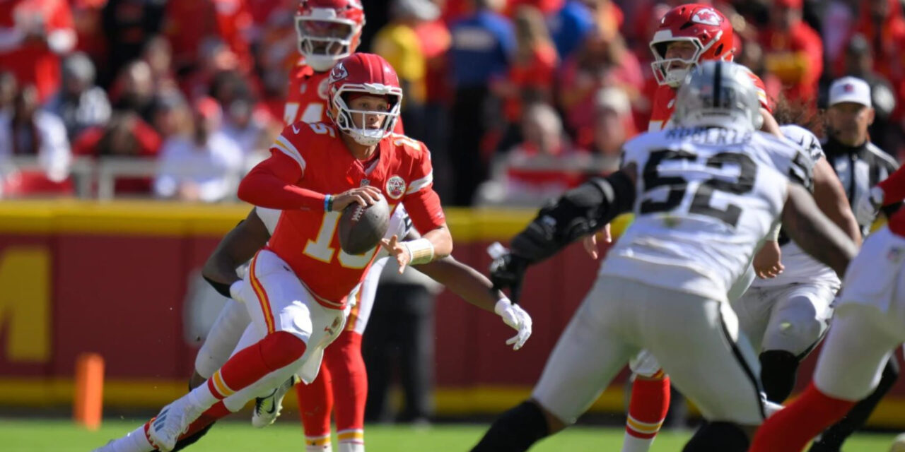 Mahomes lidera y Rice regresa con dos TDs para Chiefs en paliza 31-0 sobre Raiders