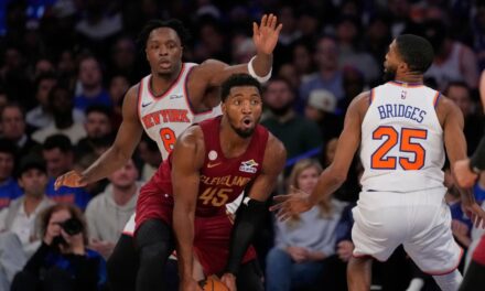 Anunoby y Brunson lideran a los Knicks a una victoria de 119-111 sobre los Cavaliers en el primer juego de Mike Brown.