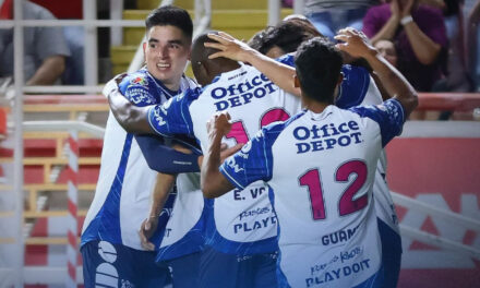 Pachuca se impone a Necaxa