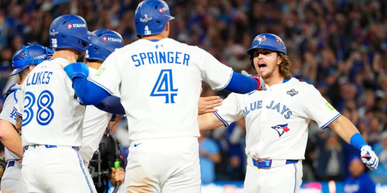 Barger, Varsho y Kirk sacuden jonrones; Azulejos aplastan a Dodgers 11-4 en inicio de Serie Mundial