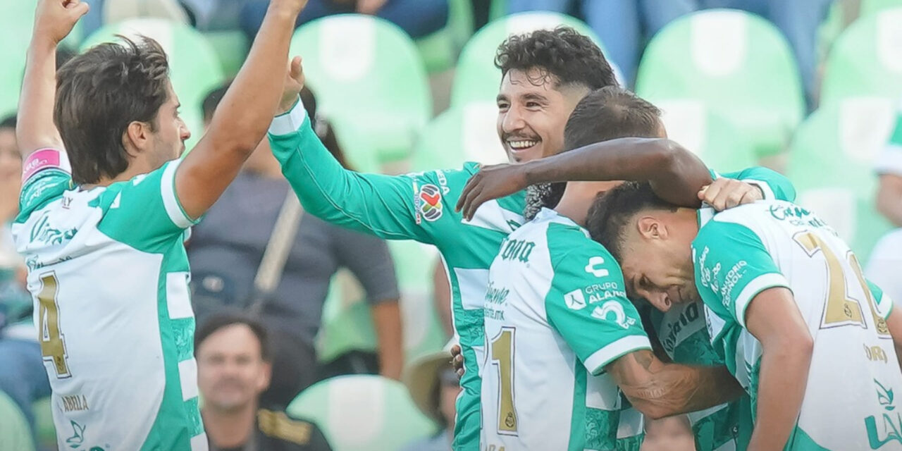 Santos vence a Gallos 
