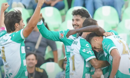 Santos vence a Gallos 