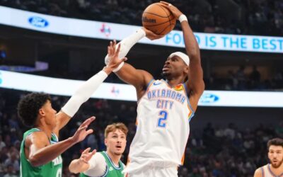 Thunder resiste furiosa remontada de Mavericks y gana 101-94 para ponerse 4-0 en la temporada