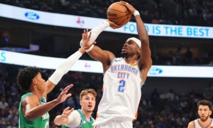 Thunder resiste furiosa remontada de Mavericks y gana 101-94 para ponerse 4-0 en la temporada