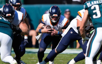 Broncos remontan 14 puntos y propinan a Eagles su primera derrota de la temporada, 21-17