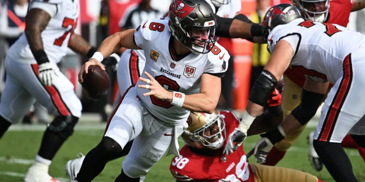 Baker Mayfield lanza dos pases de touchdown y los Buccaneers derrotan 30-19 a los 49ers