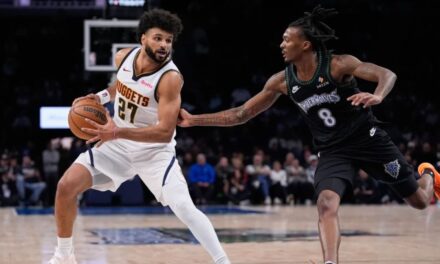 Murray anota 43 puntos, Jokic logra triple-doble y Nuggets vencen 127-114 a Timberwolves