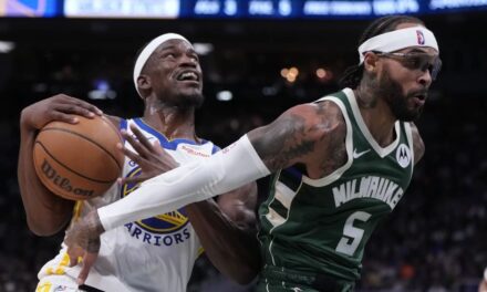 Rollins vuelve a brillar y los Bucks vencen a los Warriors 120-110 sin Antetokounmpo.