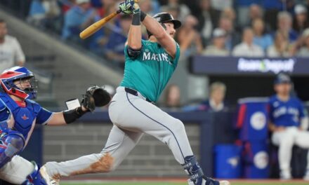 Raleigh pega jonrón, Polanco impulsa dos y Marineros vencen 3-1 a Azulejos en el primer juego