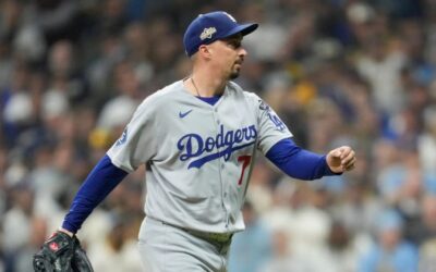 Snell espectacular y los Dodgers resisten en la novena entrada para vencer a los Brewers 2-1 en el primer partido de la NLCS