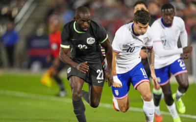 Wright anotó dos veces y Estados Unidos remontó para vencer a Australia 2-1 en un amistoso mientras Pulisic se retira por lesión.