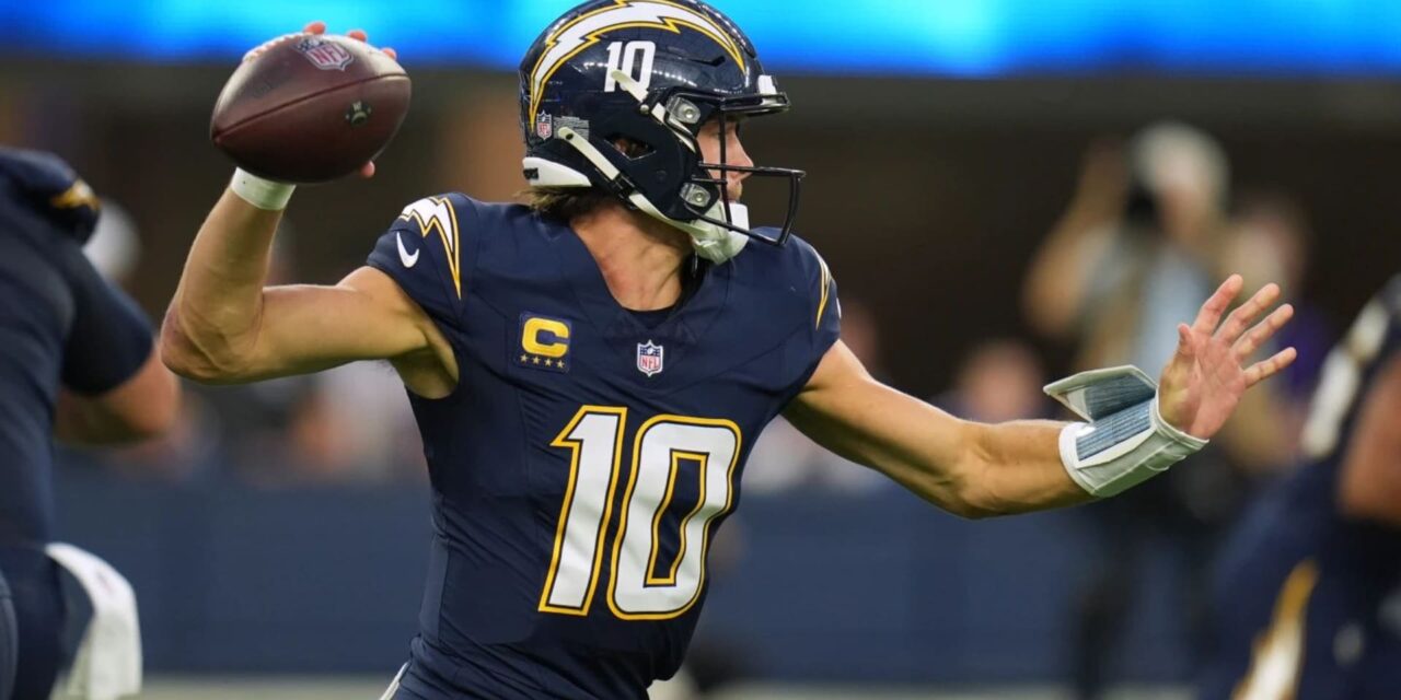 Chargers dominan a los Vikings 37-10 mientras Justin Herbert lanza 3 TD