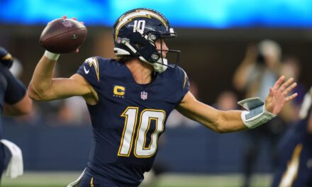 Chargers dominan a los Vikings 37-10 mientras Justin Herbert lanza 3 TD