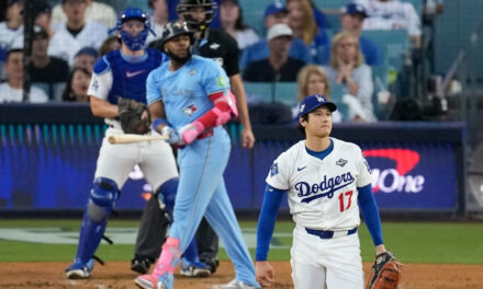 Guerrero dispara jonrón ante Ohtani y Azulejos empatan Serie Mundial con victoria 6-2 sobre Dodgers