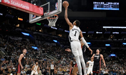 Wembanyama lidera a los Spurs a su primer inicio de temporada con cinco victorias consecutivas en victoria sobre el Heat