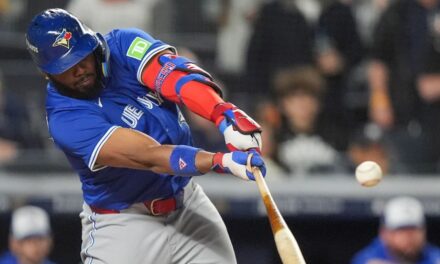 Azulejos someten a Yankees y van a su primera Serie de Campeonato de la Liga Americana desde 2016