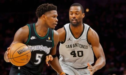 Edwards establece récord de franquicia de Wolves en victoria 125-112 ante Spurs