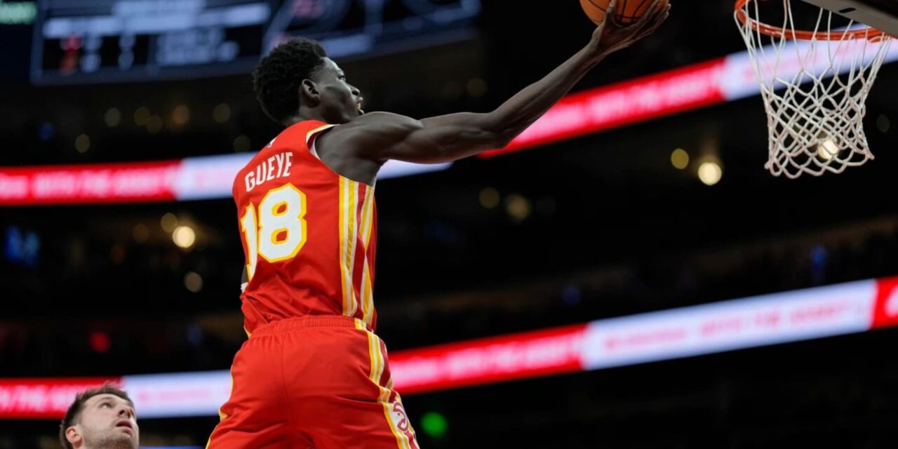 Los Hawks, mermados por las lesiones, se imponen a los Lakers por 122-102