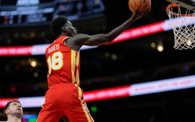 Los Hawks, mermados por las lesiones, se imponen a los Lakers por 122-102