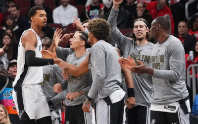 Wembanyama anota 38 puntos y los Spurs remontan ante los Bulls