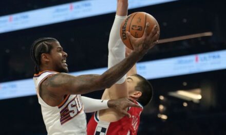 Green brilla en su debut con los Suns con 29 puntos, y Phoenix supera a los Clippers, mermados por las lesiones, por 115-102.