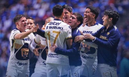 Pumas le remonta a Cruz Azul 