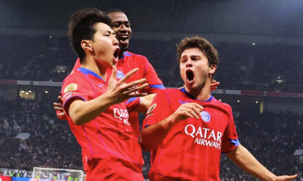 PSG anota otro gol de último momento para vencer al Lyon y mantenerse en la cima