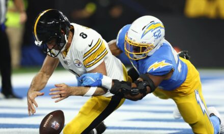 Chargers derrotan a Aaron Rodgers y Steelers 25-10