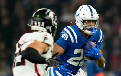 Taylor corrió para 244 yardas y 3 touchdowns para los Colts en victoria por 31-25 en tiempo extra sobre los Falcons en Berlín