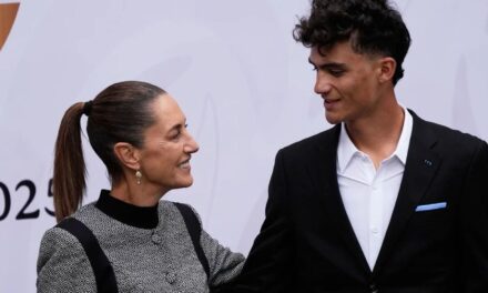 Isaac del Toro y Osmar Olvera reciben el Premio Nacional del Deporte en México